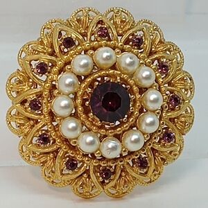* vintage Purple rhinestone & faux pearl gold tone pin brooch or pendant
